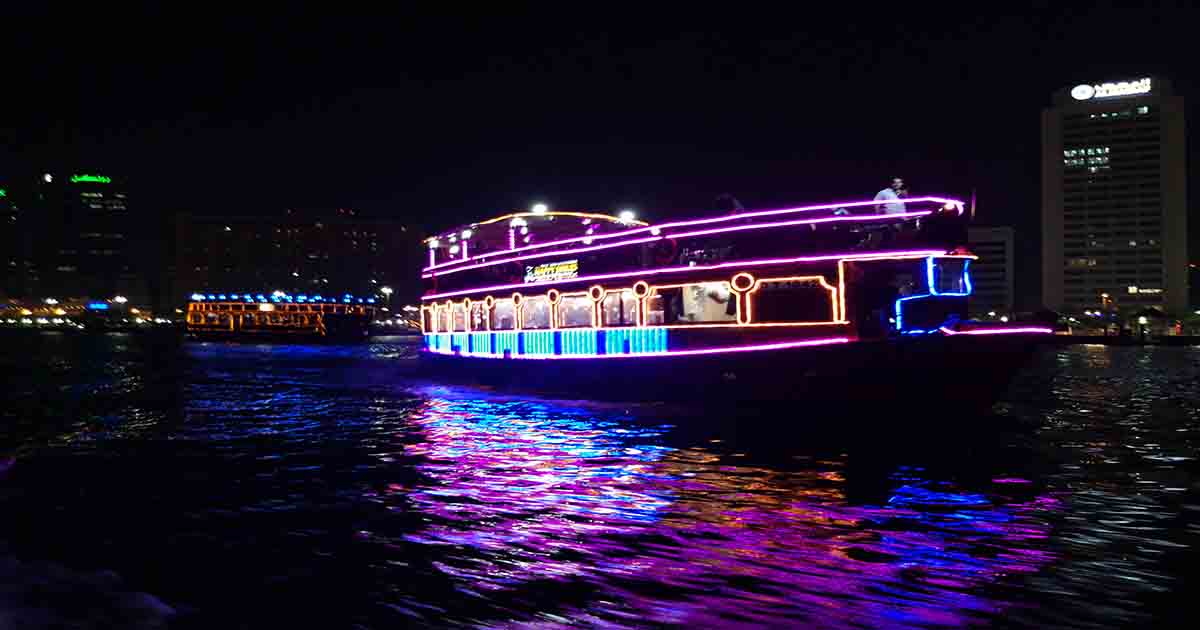 Why Opt For the Dhow Cruise Dubai Dinner? [Infographic]